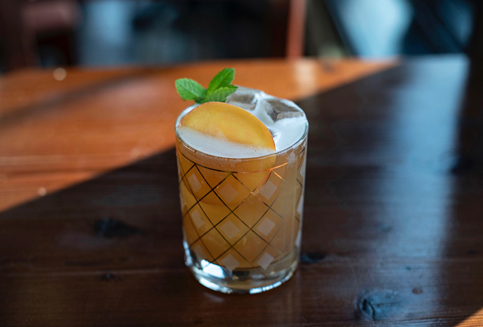 Peach-Mint Sun Tea Cocktail